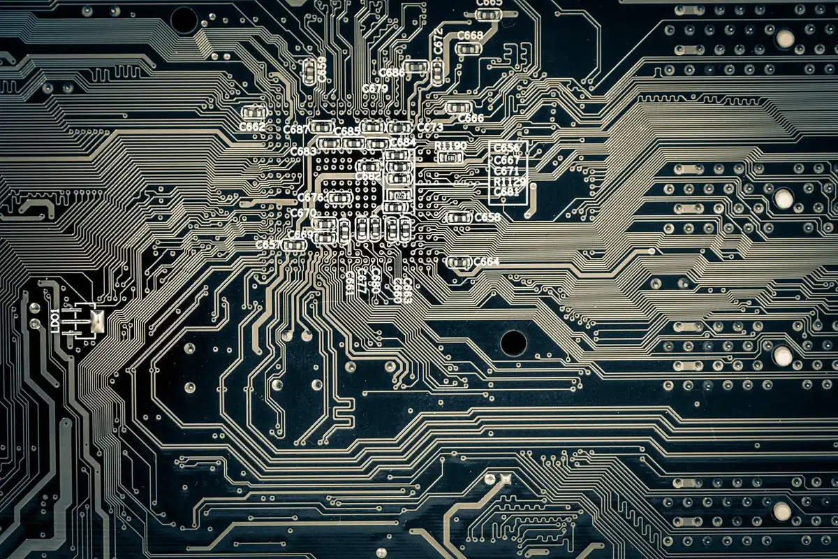 Carte électronique et composants d'un appareil embarqué