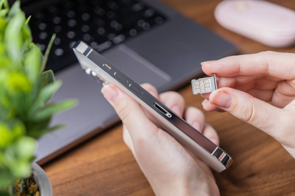 carte SIM multi-opérateur
